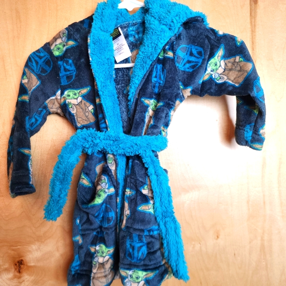 Star Wars Bathrobe / Like New / 3T